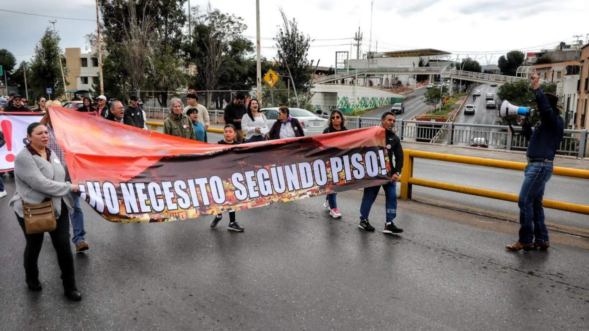 Protesta contra segundo piso